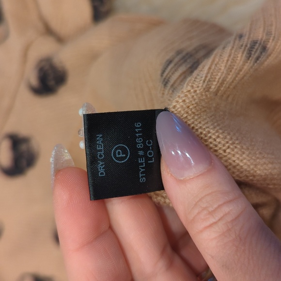 Skull cashmere sweater with skulls! - Picture 8 of 8